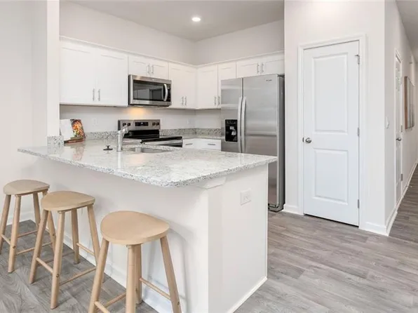 1623 Komondor Trl, Greensboro, NC 27405