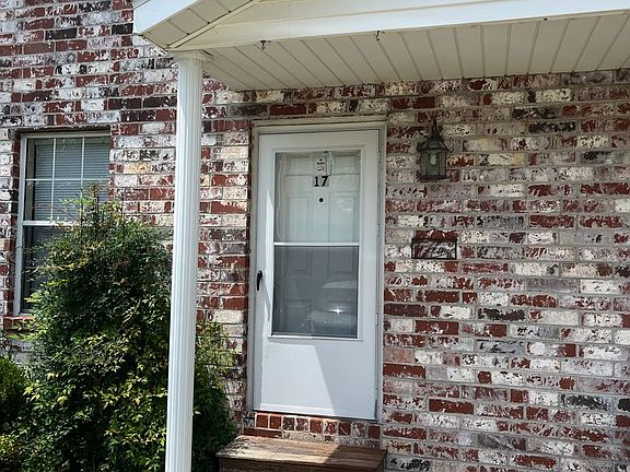 2nd image of 1300 W Hall St APT 17