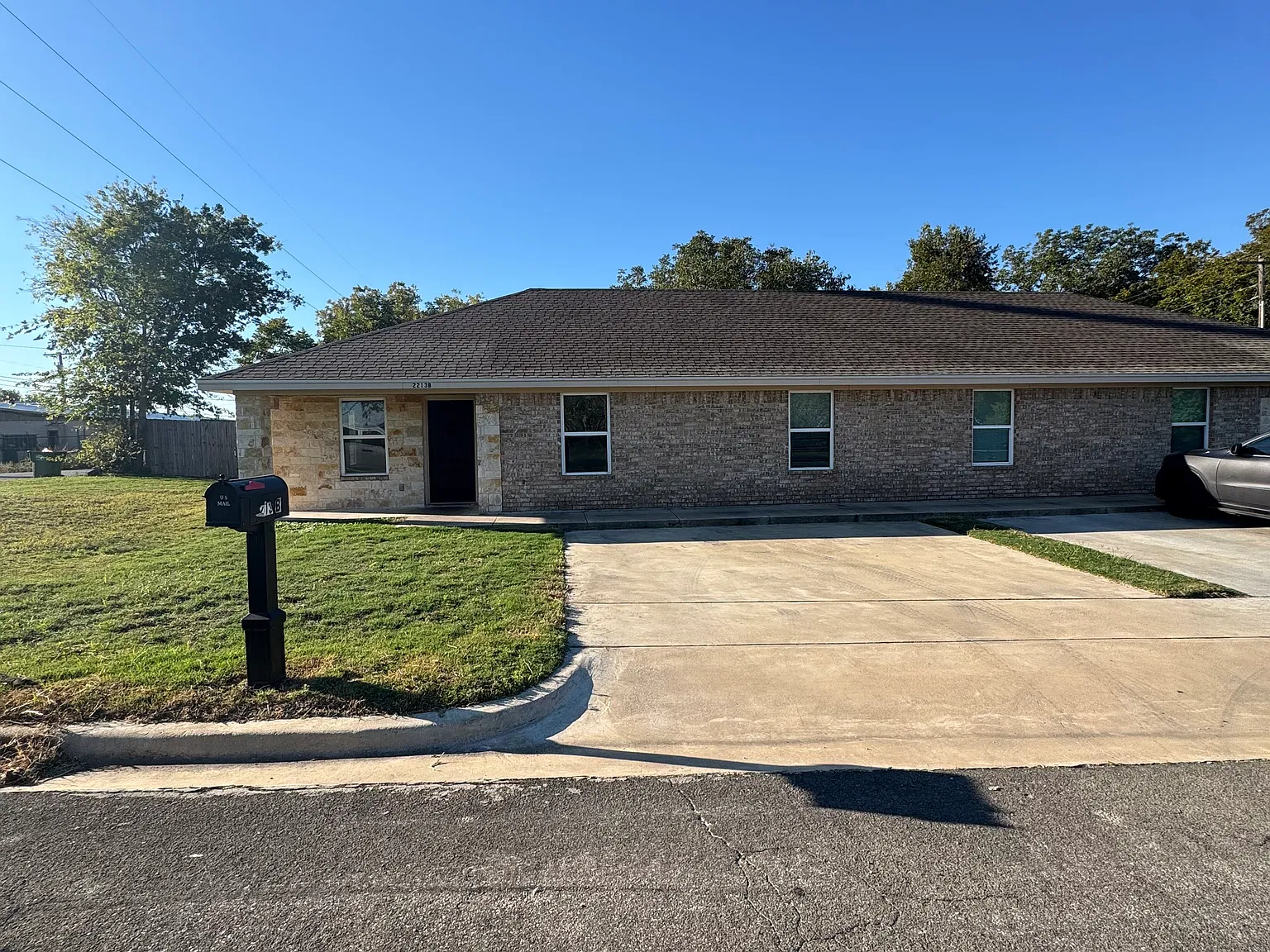 3 bed, $1,499 — Photo 1