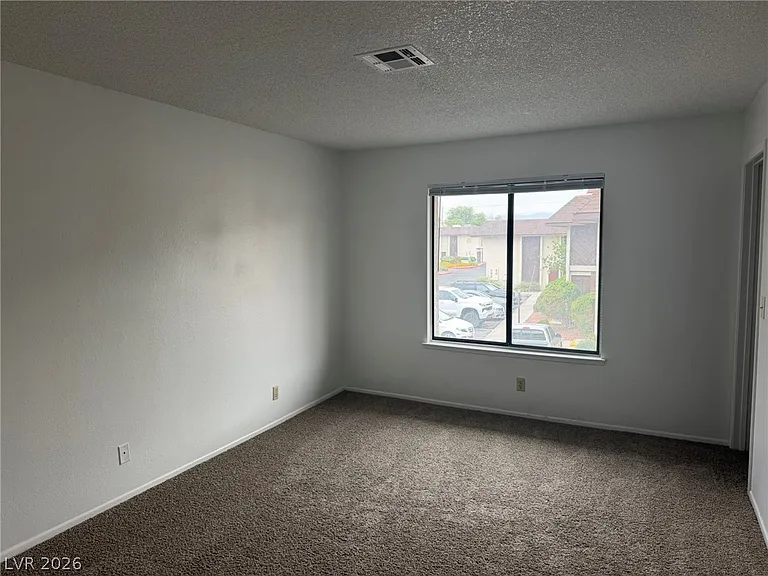 2119 Pine Breeze Ln — Photo 14