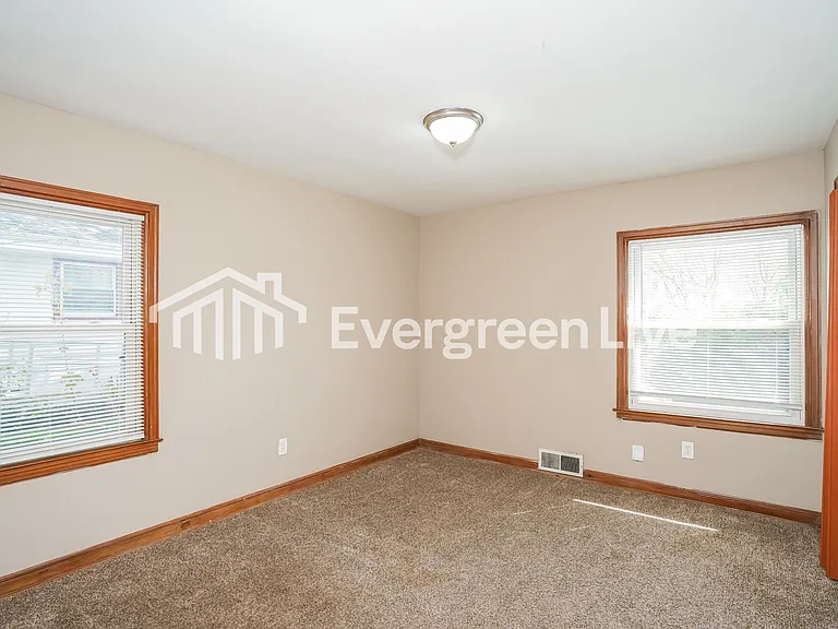 5708 N 74th St — Photo 7