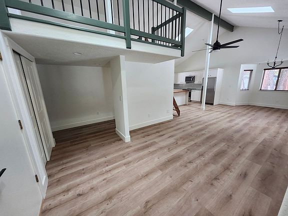 2nd image of 19556 Manzanita Ln