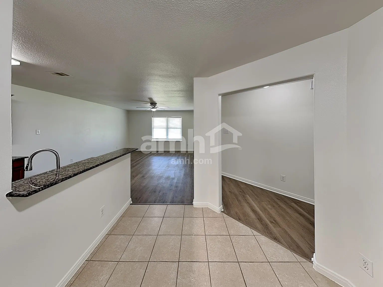 3 bed, 2.0 bath, 1393 sqft, $1,915 — Photo 4