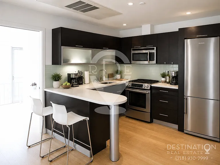 639 4th Ave #10C — Photo 3