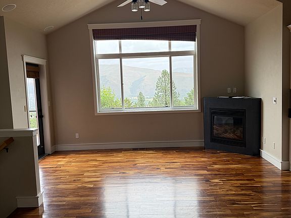 3rd image of 491 Ridgeway Dr #491