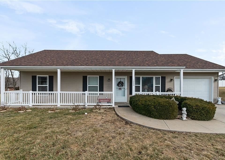 1st image of 1002 N Lathrop Ct