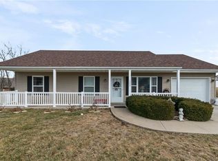 1002 N Lathrop Ct, Cameron, MO 64429