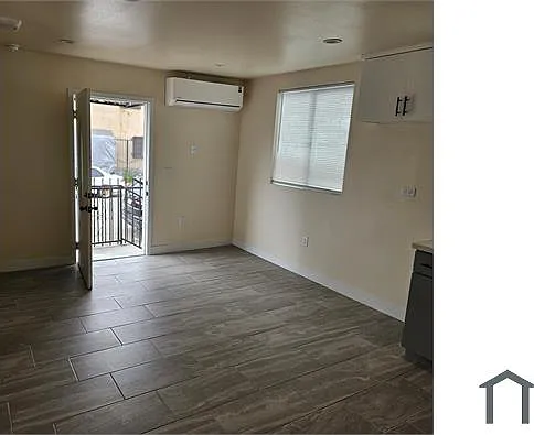 2 bed, 670 sqft, $2,100 — Photo 3