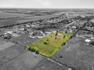 402 Sunflower Dr, Valley View, TX 76272