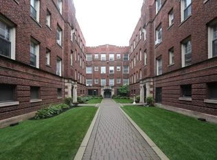 3265 W Wrightwood Ave #V2, Chicago, IL 60647