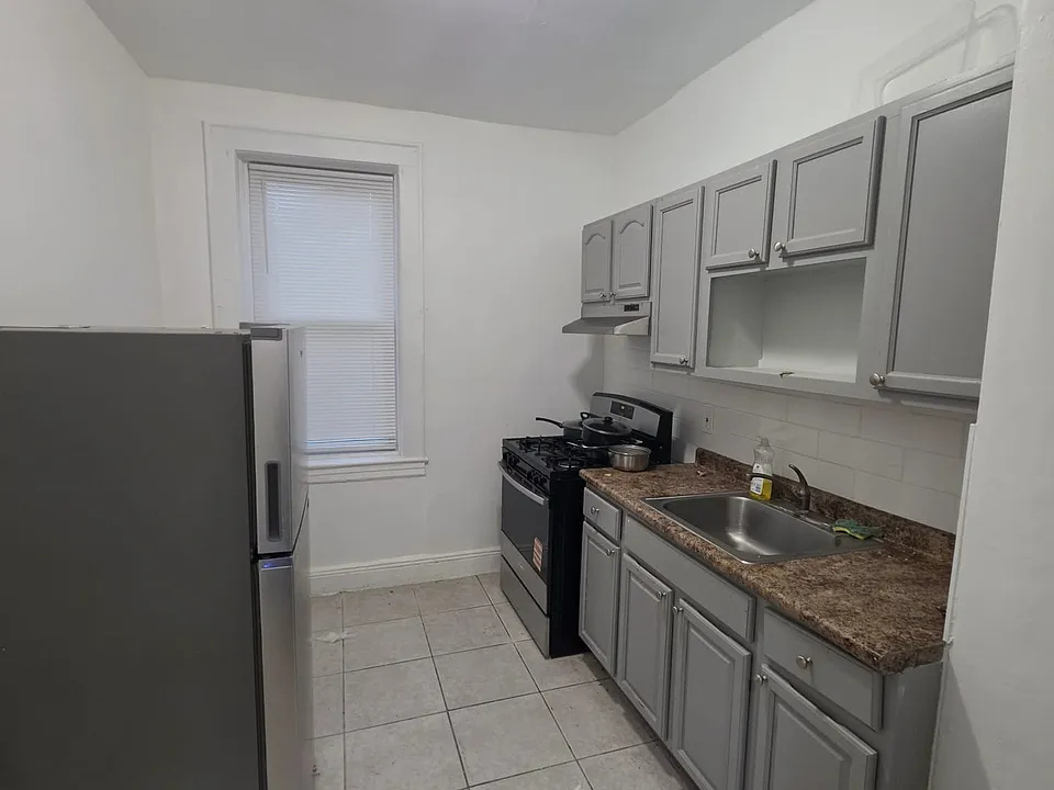 6-8 Glenwood Ave #27