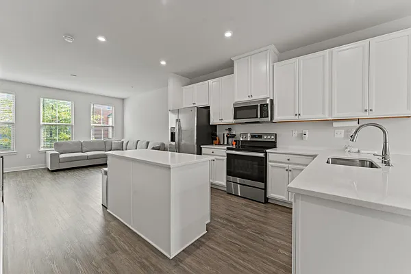 224 S Newkirk St — Photo 4