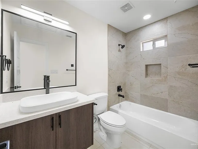 2304 San Pascual St — Photo 10