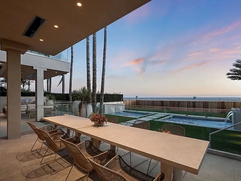 940 Palisades Beach Rd — Photo 17