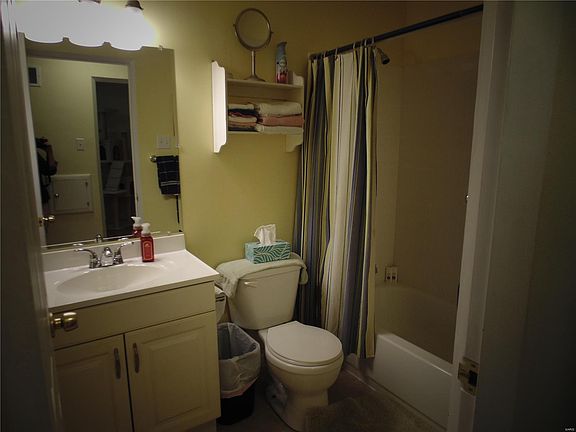 5th image of 13 Nordell Ct
