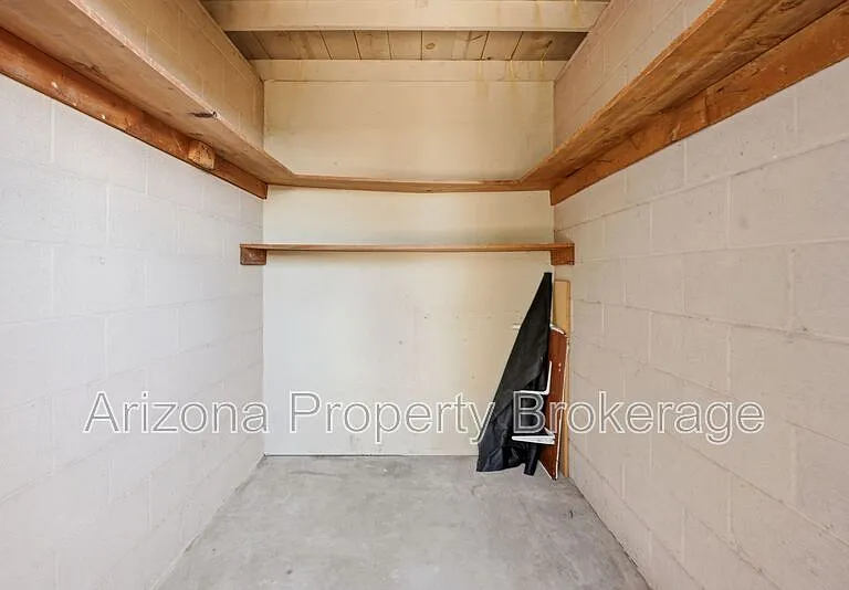 450 W 6th St #A — Photo 22