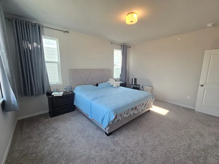 1431 Loraine Cir N — Photo 10