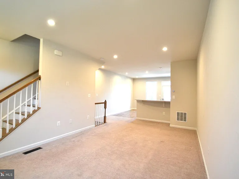 1318 Trestle Dr — Photo 9