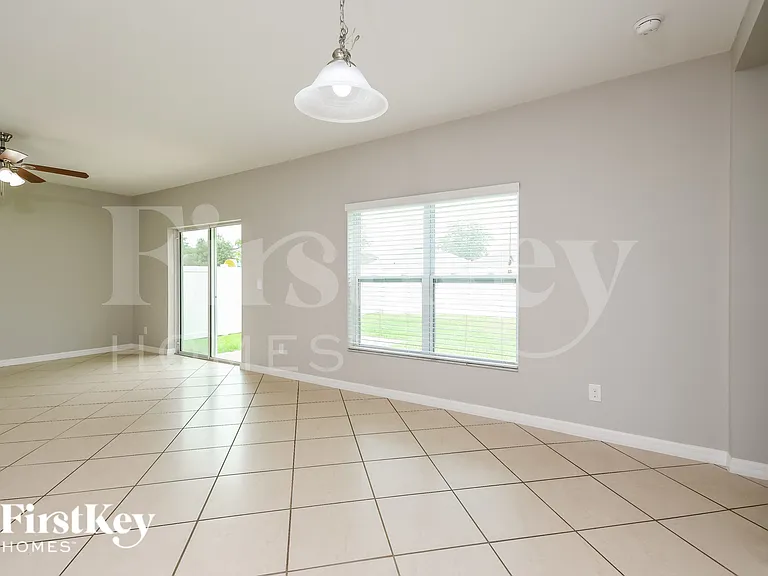 4748 Rockvale Dr — Photo 5