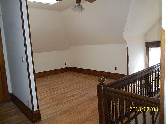 3rd image of 579 Laurel Ave APT 8