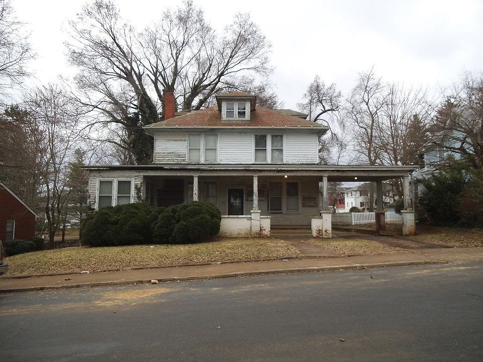 1st image of 805 E Piedmont St