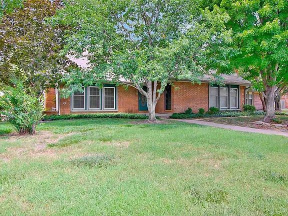 4th image of 2408 N Walden Dr