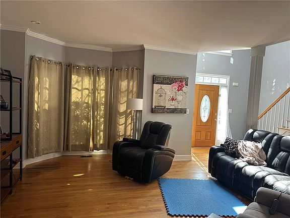 3rd image of 7029 Hunters Rdg