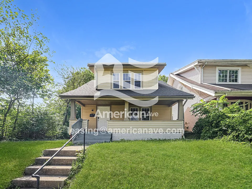 821 Catalpa Dr