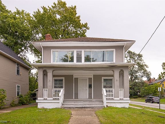 3rd image of 1089 Lakeview Rd