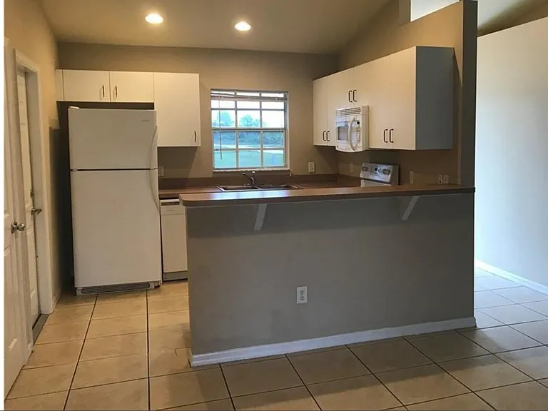 936 Eisenhower Blvd — Photo 6