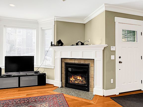 3rd image of 1106B Taylor Ave N