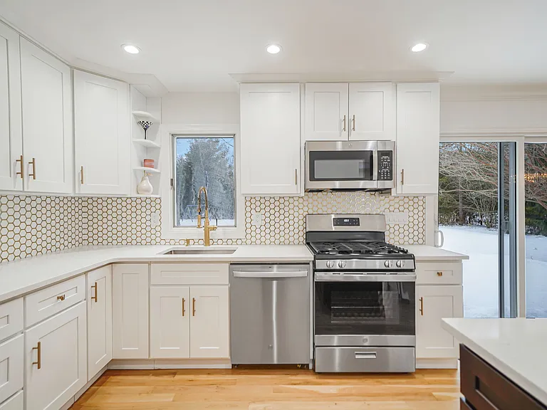 19 Pine Tree Ln — Photo 7