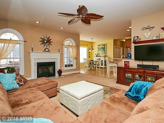 Large open area from living room to kitchen.