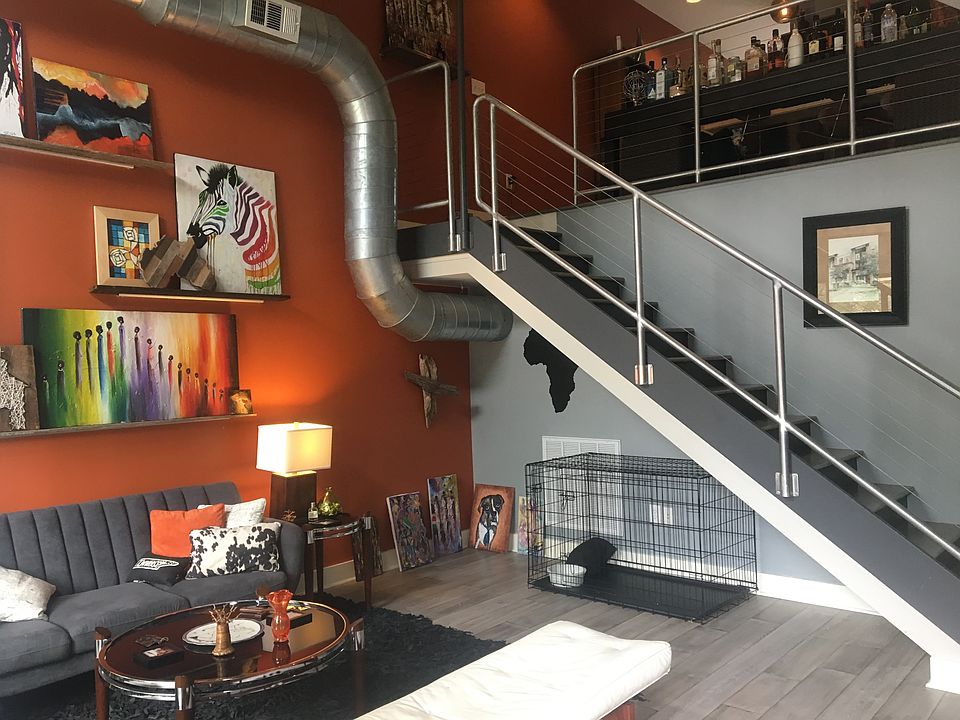 1st Floor Living Rm Entrance