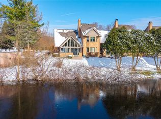 1200 Fairway 18, Macedon, NY 14502
