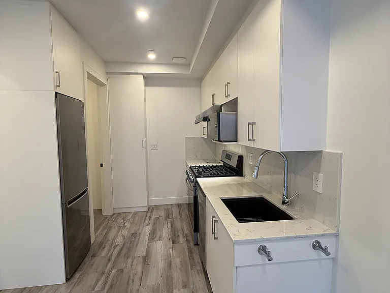 5748 Athlone St — Photo 3