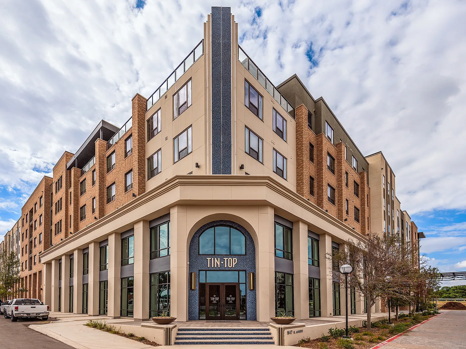 Tin Top Flats at the Creamery — Photo 4