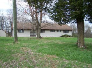 99 River Rd, Golconda, IL 62938