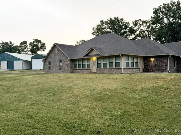 22465 E 680th Rd, Wagoner, OK 74467