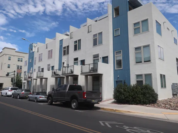 327 Platinum St SW, Albuquerque, NM 87102
