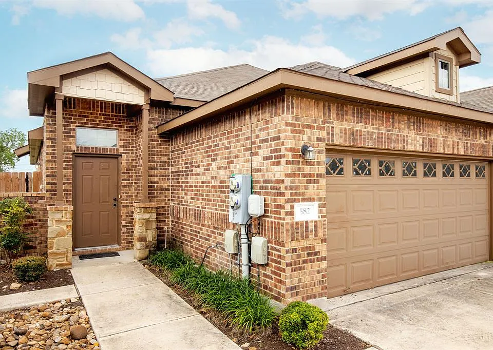 586 Creekside Cir #586