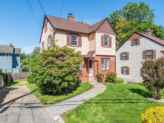 2nd image of 8 Interlaken Avenue