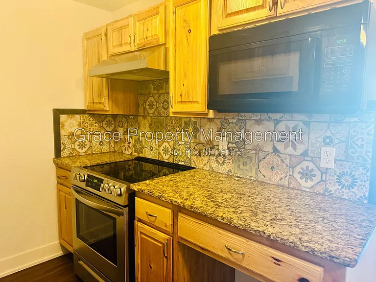 501 Golden Cir #201 — Photo 7