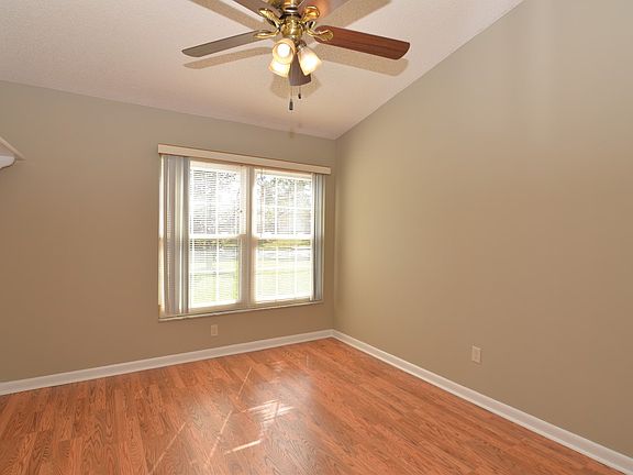 5th image of 1005 Cox Ct