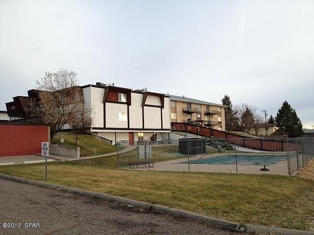 1st image of 300 14th Ave S