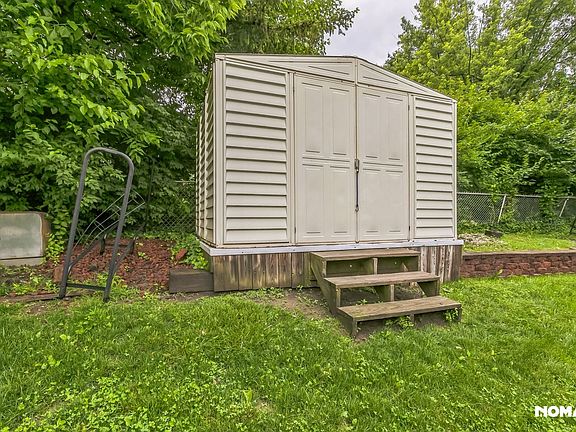 4th image of 4930 Amberwood Dr