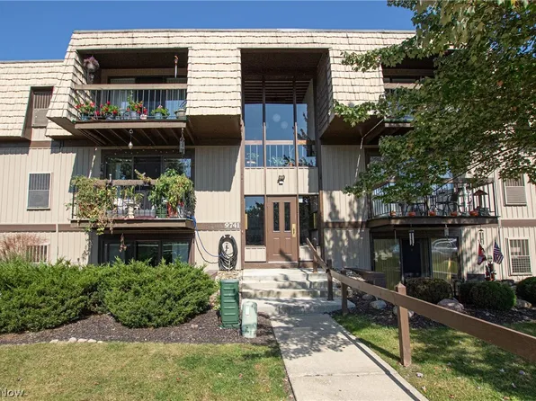 9741 Sunrise Blvd Unit M20, Independence, OH 44133