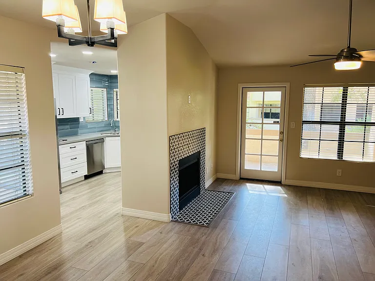 6885 E Cochise Rd — Photo 16
