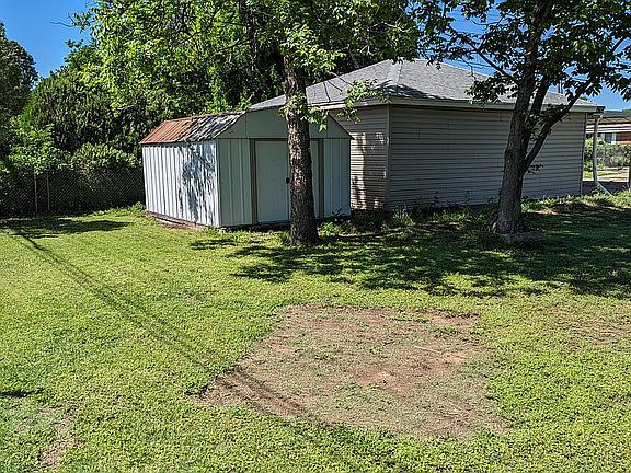 5th image of 2620 NW Bell Ave