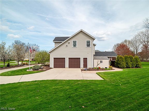 4th image of 4295 N Fall Lake Dr